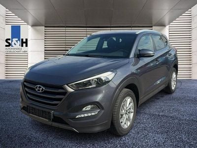 Gebraucht Hyundai Tucson Intro Edition 177 PS (130 kW) 2016 Grau) (grau SUV