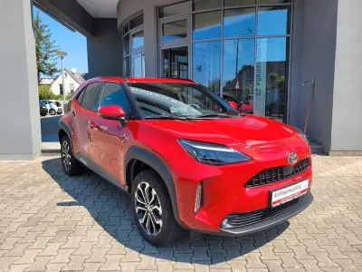 Gebraucht Toyota Yaris Cross Style 131 PS (96 kW) 2025 Rot metallic SUV