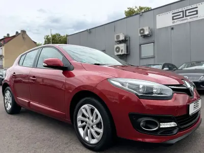 Gebraucht Renault Mégane III 110 PS (80 kW) 2014 Rot Limousine