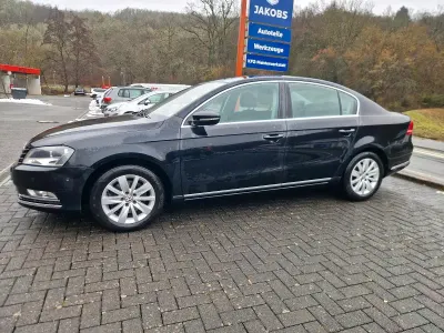 Gebraucht VW Passat 122 PS (89 kW) 2011 Schwarz Limousine
