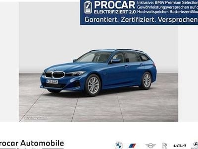Blau Gebraucht 2022 BMW 330e Sport Line Kombi | 32.880 € (Guter Preis)