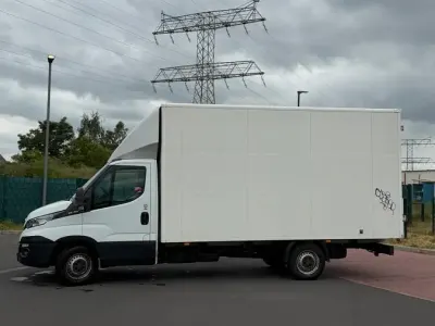 Gebraucht Iveco Daily 146 PS (107 kW) 2015 Weiß Van
