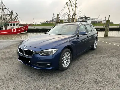 Gebraucht BMW 320 Sport Line 190 PS (139 kW) 2017 Blau Kombi