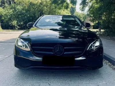 Gebraucht Mercedes E220 Avantgarde 194 PS (142 kW) 2018 Kombi