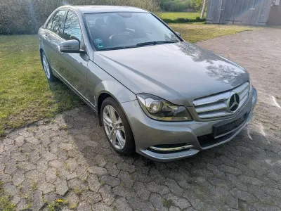 Gebraucht Mercedes C180 Avantgarde 156 PS (114 kW) 2013 Silber Limousine