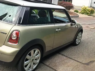 Usata Mini Cooper 120 CV (88 kW) 2010 Marrone Utilitaria