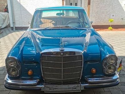 Gebraucht Mercedes S280 140 PS (102 kW) 1968 Blau Limousine