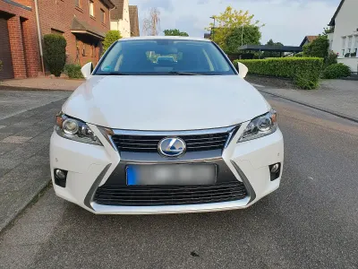 Begagnad Lexus CT200h 136 HK (100 kW) 2015 Vit Kombi