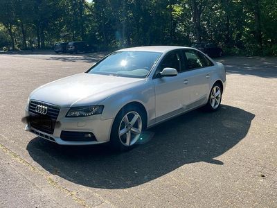 Grau Gebraucht 2011 Audi A4 Ambiente Limousine | 7.000 €