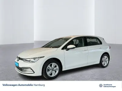 Gebraucht VW Golf VIII Life 131 PS (96 kW) 2022 Weiß Limousine