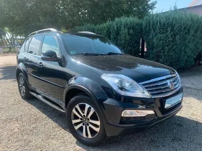 Gebraucht SsangYong Rexton 120 PS (88 kW) 2015 Schwarz SUV