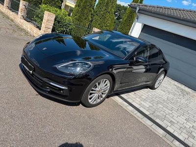 Porsche Panamera 4
