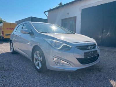 gebraucht Hyundai i40 cw Style*Navi*Sitzheizung*Klima*CD Radio*