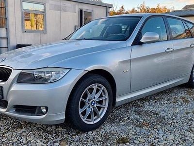 Gebraucht BMW 318 143 PS (105 kW) 2009 Silber Kombi