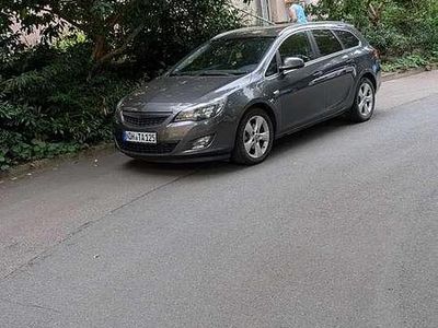 Gebraucht Opel Astra Sport 179 PS (131 kW) 2011 Grau Kombi
