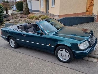 Gebraucht Mercedes E200 136 PS (100 kW) 1995 Grün Cabrio