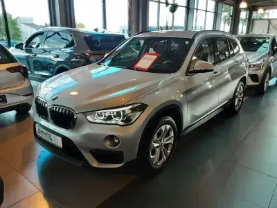 Używany BMW X1 Advantage 140 KM (102 kW) 2018 Srebrny SUV