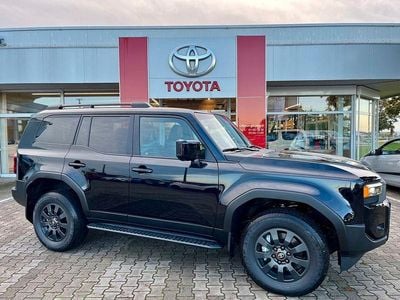 Attitude black mc. Neu 2026 Toyota Land Cruiser Executive SUV | 84.930 € (Guter Preis)