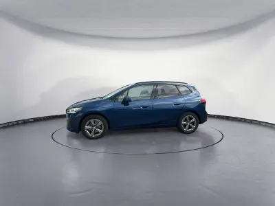 Gebraucht BMW 220 Active Tourer 170 PS (125 kW) 2025 Blau Van / Kleinbus