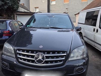 Gebraucht Mercedes ML320 224 PS (164 kW) 2008 Schwarz SUV