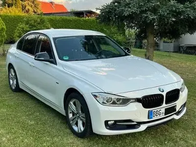 Gebraucht BMW 320 Sport Line 184 PS (135 kW) 2012 Weiß Limousine
