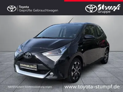 Gebraucht Toyota Aygo X-play 72 PS (52 kW) 2020 Schwarz Kleinwagen