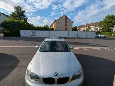 Gebraucht BMW 116 122 PS (89 kW) 2010 Grau Kleinwagen
