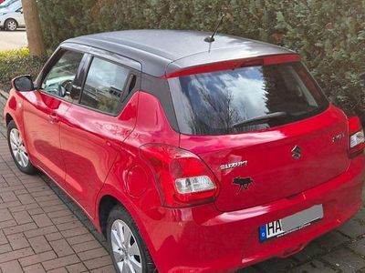 Usado Suzuki Swift 90 HP (66 kW) 2018 Vermelho Citadino