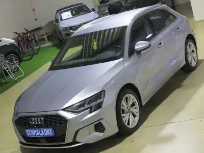 Gebraucht Audi A3 Advanced 150 PS (110 kW) 2022 Floret silver (metallic) Limousine