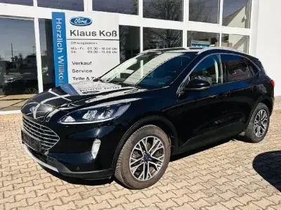 Gebraucht Ford Kuga Titanium 150 PS (110 kW) 2021 Schwarz SUV
