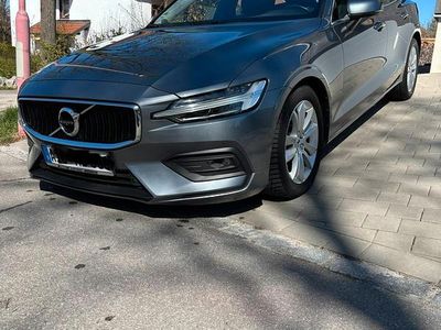 Gebraucht Volvo V60 Momentum 190 PS (139 kW) 2018 Grau Kombi