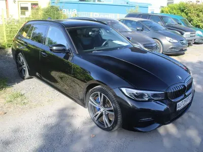 Gebraucht BMW 330e M Sport 184 PS (135 kW) 2020 Saphirschwarz (metallic) Kombi