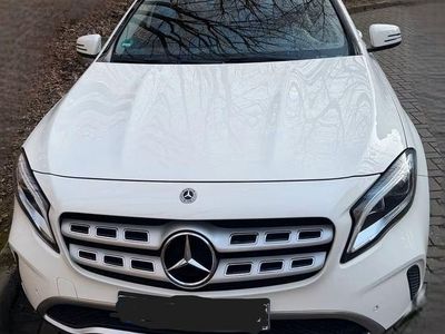 Gebraucht Mercedes GLA180 Urban 122 PS (89 kW) 2018 Weiß SUV