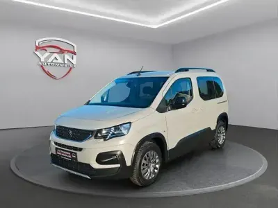 Gebraucht Peugeot Rifter Allure 131 PS (96 kW) 2022 Grau Van / Kleinbus