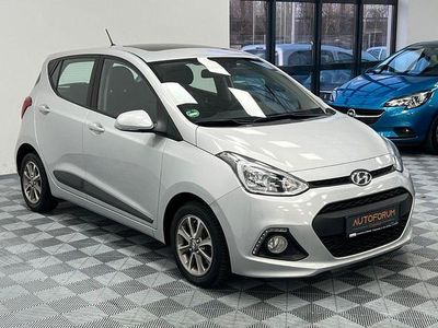 Gebraucht Hyundai i10 Style 87 PS (63 kW) 2015 Silber Kleinwagen