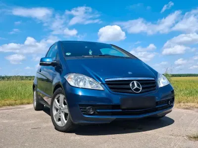 Gebraucht Mercedes A150 95 PS (69 kW) 2009 Blau Kleinwagen