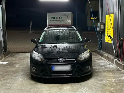 Gebraucht Ford Focus 116 PS (85 kW) 2012 Schwarz Kombi