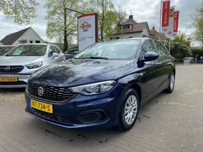 Gebraucht Fiat Tipo Pop 95 PS (69 kW) 2017 Blau Limousine