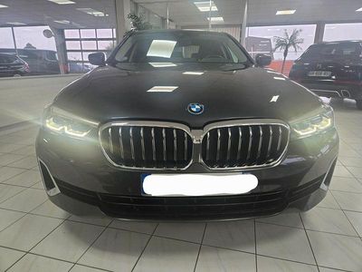 Gebraucht BMW 530 Sport Line 184 PS (135 kW) 2022 Grau Limousine