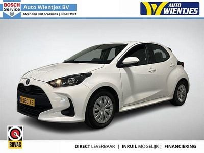 Gebraucht Toyota Yaris Hybrid Active 91 PS (66 kW) 2022 Weiß Limousine