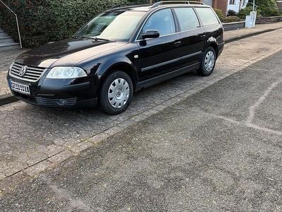 Schwarz Gebraucht 2002 VW Passat Kombi | 1.650 € (Fairer Preis)