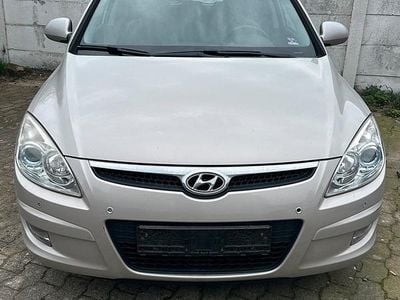 Usata Hyundai i30 143 CV (105 kW) 2008 Beige Station wagon