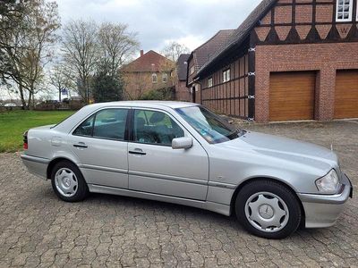 Gebraucht Mercedes C200 Elegance 136 PS (100 kW) 1997 Silber Limousine