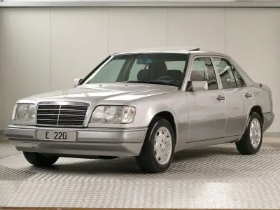 Brugt Mercedes E220 150 HK (110 kW) 1994 Sølv Sedan