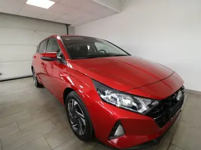 Gebraucht Hyundai i20 Edition 30 101 PS (74 kW) 2022 Dragon red (metallic) Kleinwagen