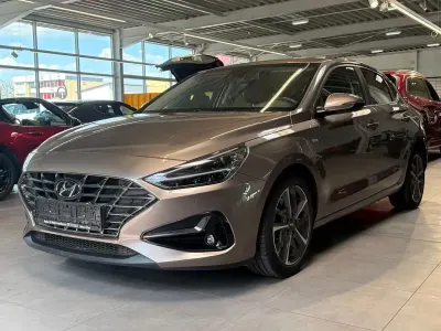 Gebraucht Hyundai i30 159 PS (116 kW) 2021 Grau Limousine