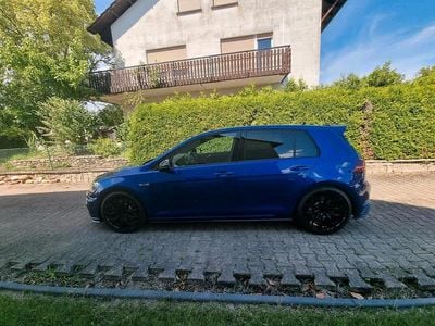 Blau Gebraucht 2017 VW Golf VII R Limousine | 28.500 €