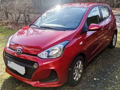 gebraucht Hyundai i10 i1010 Trend Farbe: Passion Red 1 Hand