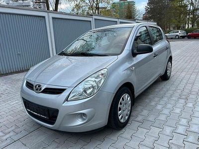 Gebraucht Hyundai i20 Classic 77 PS (56 kW) 2011 Silber Kleinwagen
