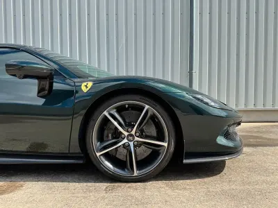 Gebraucht Ferrari 296 829 PS (609 kW) 2023 Grün Cabrio